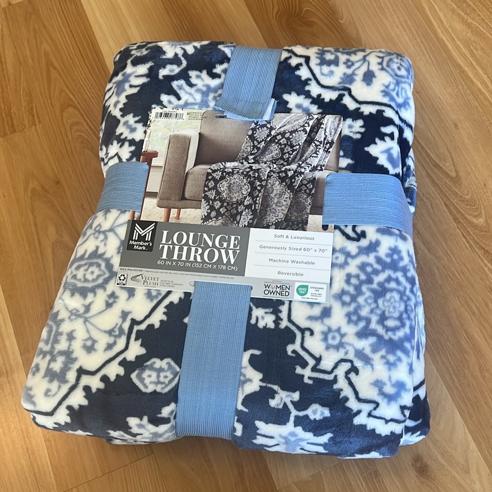 Member’s Mark Lounge Throw